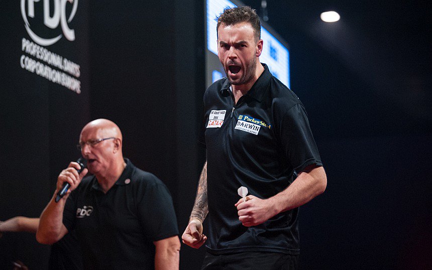 Super Smudger Sends Price Packing – International Darts Open Day 2 Roundup