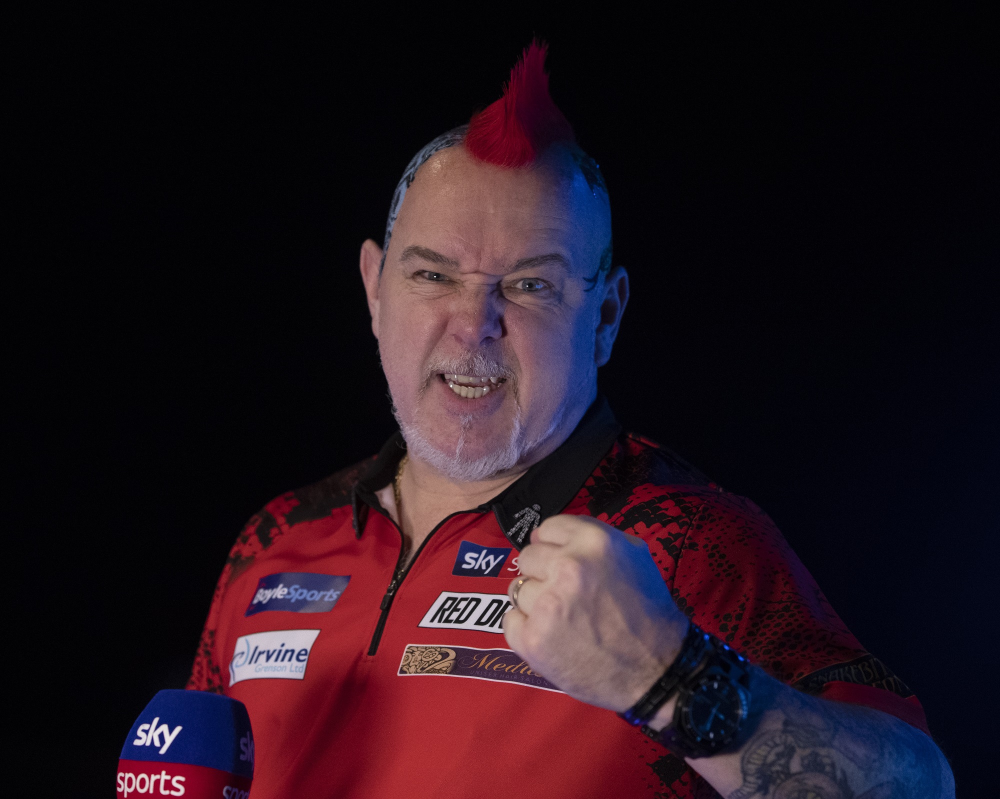 Peter Wright Knows a win will secure his play off place.