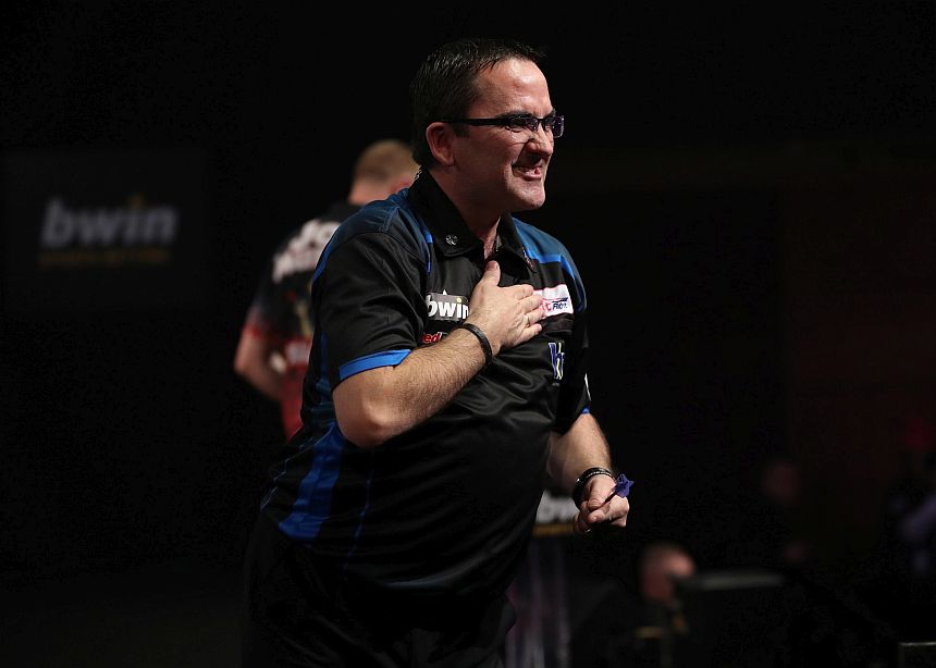 PDC Q-School Stage Two Day Three –   Fallon with it all to do as Montgomery and Peters claim tour cards