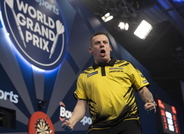 Chisnall defends Gerwyn Price "give him respect, he’s world number one"
