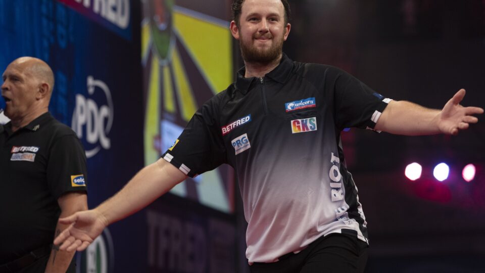 Rydz Doubles Title Count on Day Two of PDC Super Series