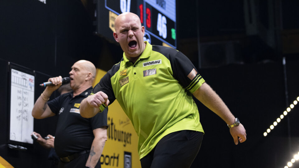 Van Gerwen survives a scare as Wright falls on day 2 in Munich