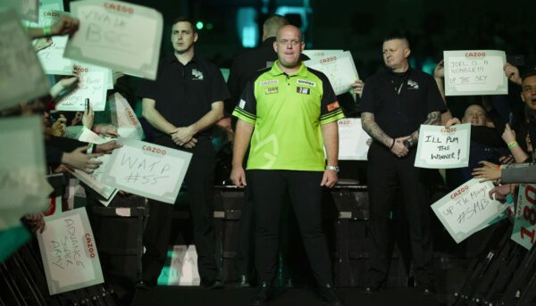 Van Gerwen denies Wright to win his second Pro Tour title in a week