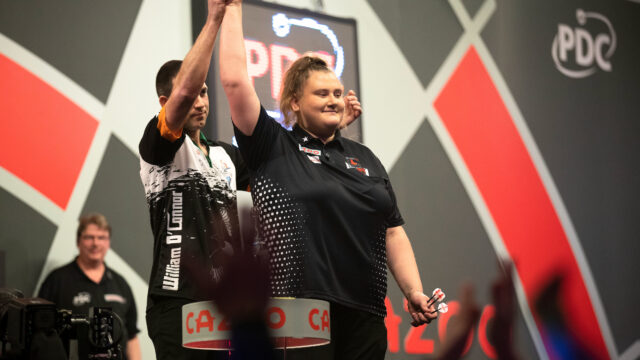 Greaves gone but Smith through on day two of PDC World Darts Championship