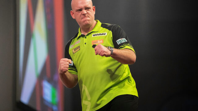 MvG Eases Through While Wade Slayed By Ginger Ninja