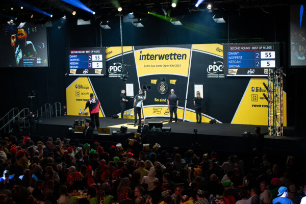 Bunting ends seven-year wait for victory over van Gerwen 