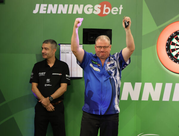 Jenkins fires at the PDC for not taking the amateur game seriously "I think the management are bang out of order"
