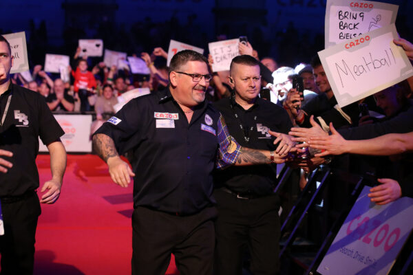 Anderson ends three year wait for PDC title 
