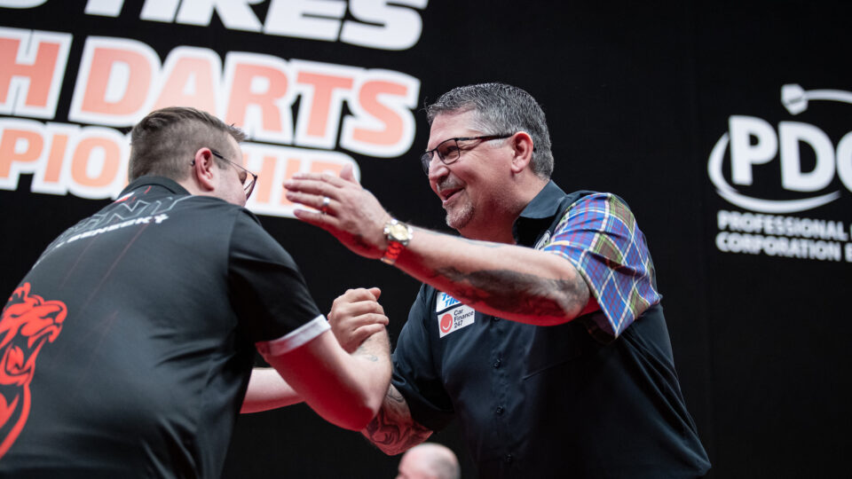 Anderson and van Barneveld fall on the opening day of the Dutch Darts Championship 
