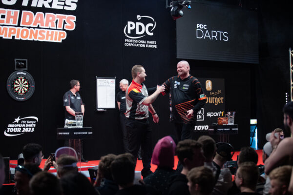 Anderson and van Barneveld fall on the opening day of the Dutch Darts Championship 