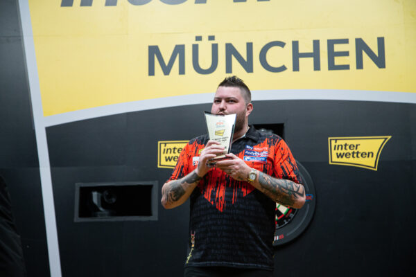 Sensational Smith wins the German Darts Grand Prix