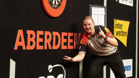 Clayton claims playoff place as Van den Bergh takes Aberdeen title 