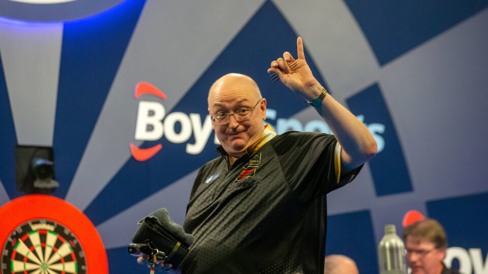 Andrew Gilding dreaming of a second major as Goldfinger sends Anderson packing ” It’s crazy I never thought I’d win a major”