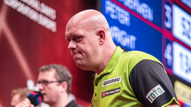 Wright outs MvG as the Dutchman still suffering from a shoulder injury on day two of the Euro Tour