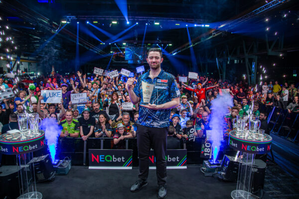 Incredible Humphries storms German Darts Grand Prix title after hammering MvG