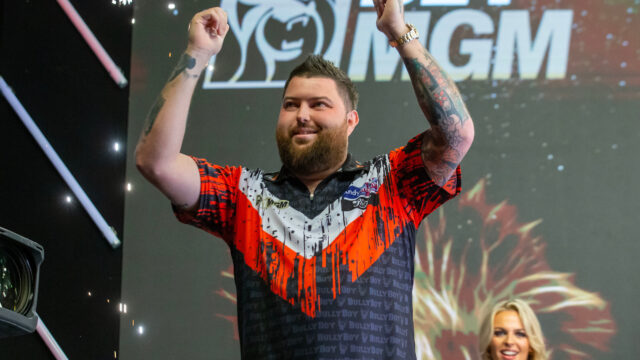 Smith wins final BetMGM Premier League Darts night in Sheffield, Littler finishes top of the league