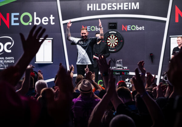 Dobey shines on day two at the German Darts Championship Dobey shines on day two at the German Darts Championship