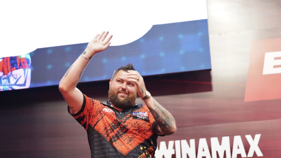 The seeds tumble on day two at the European Darts Open as Smith’s Matchplay hopes hang by a thread