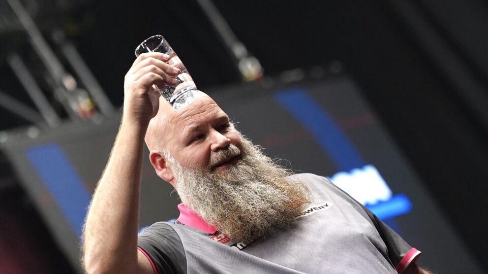 Harrysson stuns van Barneveld to leave the Dutchman looking over his shoulder for the Matchplay