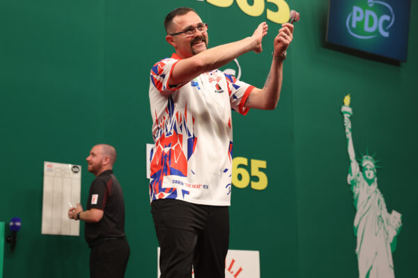 Heta Holds Nerve to Edge Bunting in Thriller at Players Championship 20 