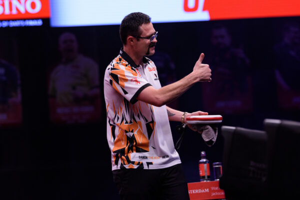 Van Gerwen Wins a Thriller to Set Up Clash With Cross at World Series Finals