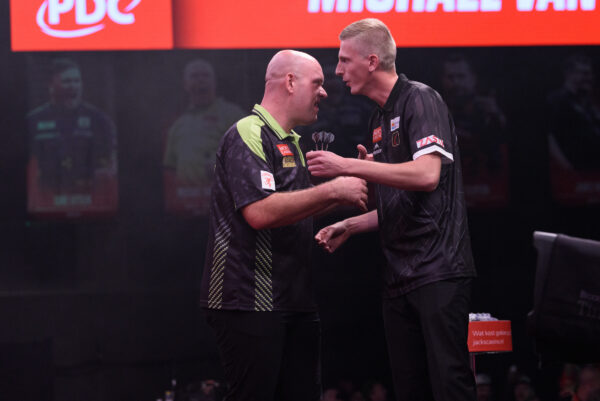 Van Gerwen Wins a Thriller to Set Up Clash With Cross at World Series Finals