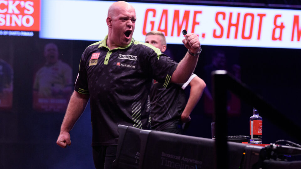 Van Gerwen Wins a Thriller to Set Up Clash With Cross at World Series Finals
