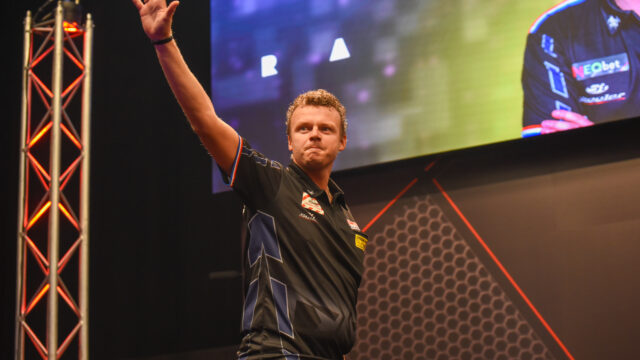 Veenstra Denies Springer in Swiss Darts Trophy Thriller on the opening day of ET 13