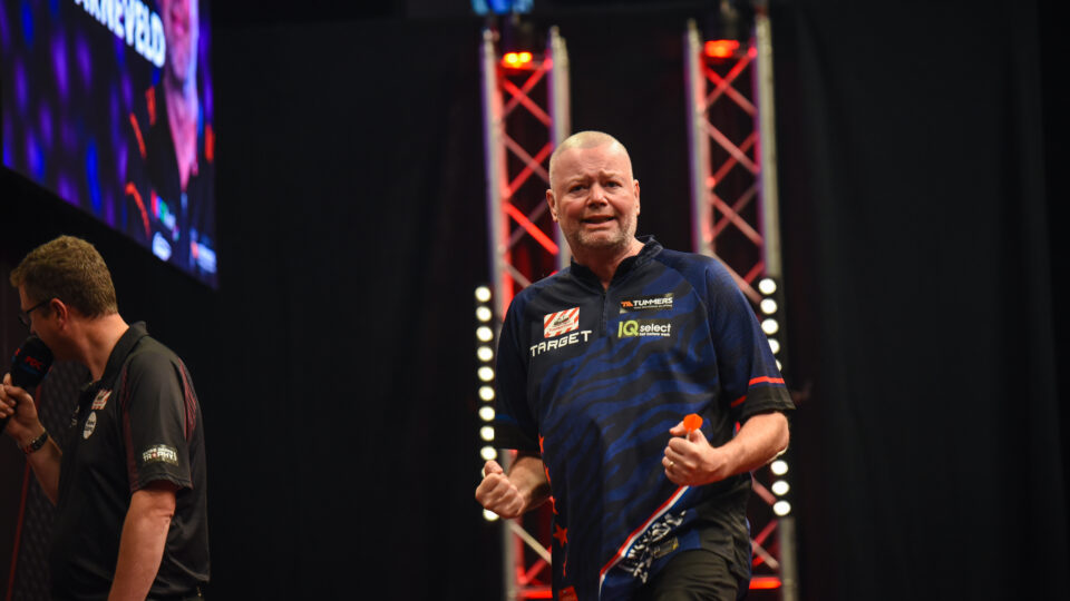 Raymond van Barneveld keeps his World Grand Prix fate in his own hands as Chisnall hangs by a thread 