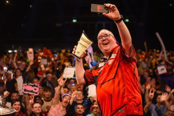 Bunting Secures Swiss Darts Trophy Title with Dominant Final Display Bunting Secures Swiss Darts Trophy Title with Dominant Final Display