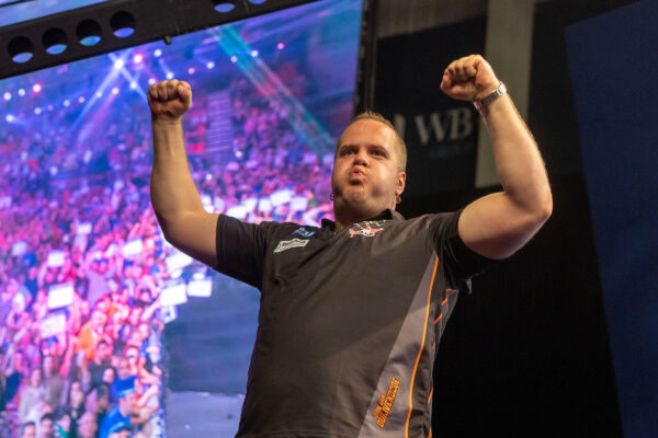 Luke Littler Ends Mike De Decker’s Title Defence to Set Up Blockbuster Clash with Gerwyn Price