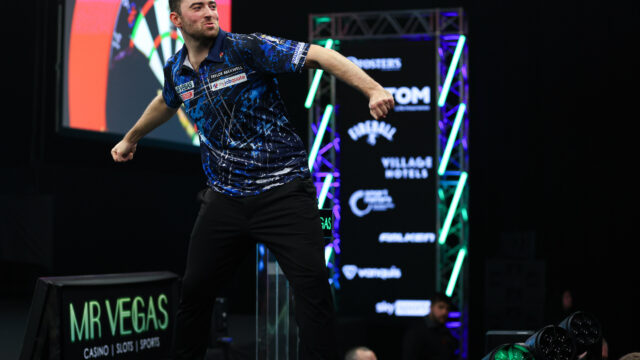 Humphries Hits Perfect Nine-Darter as Littler and Five Others Seal Last-16 Spots in Wolverhampton