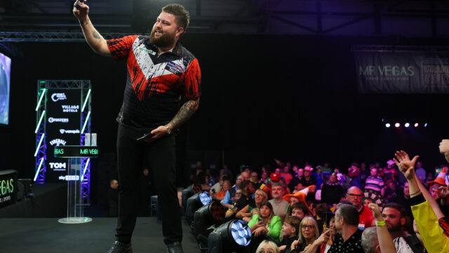 Humphries, Price and Smith Lead the Charge Into Grand Slam Knockouts