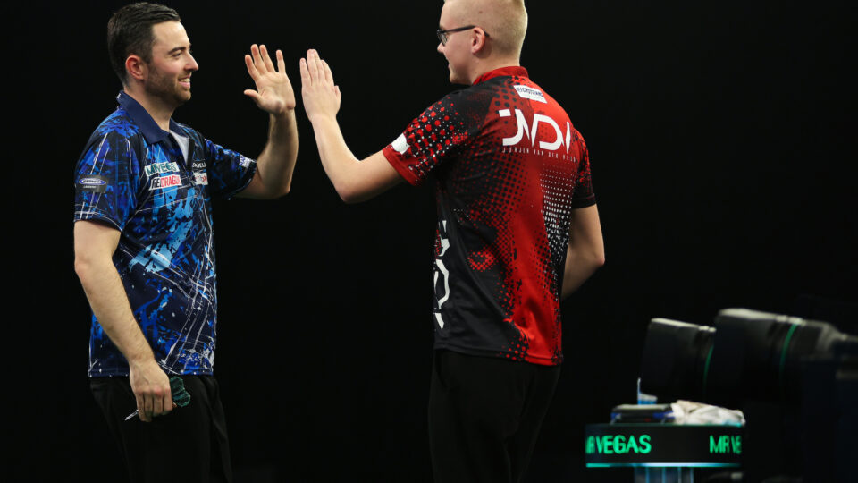 Humphries Produces Dazzling Display as Smith, Price and Evans Join Him in Grand Slam Quarter-Finals