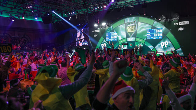 Paddy Power World Darts Championship Day 5 Review: Manby Shines, Wins for The Ferret & Snakebite