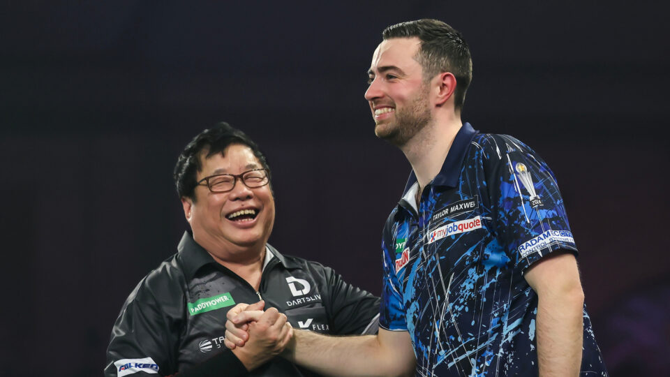 Humphries Cruises Past Lim as Van Veen Stars on Day 12 at World Darts Championship