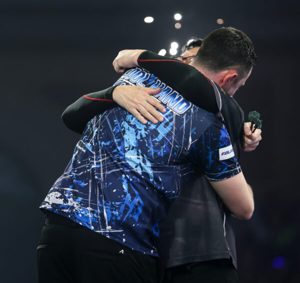 Humphries Cruises Past Lim as Van Veen Stars on Day 12 at World Darts Championship Humphries Cruises Past Lim as Van Veen Stars on Day 12 at World Darts Championship