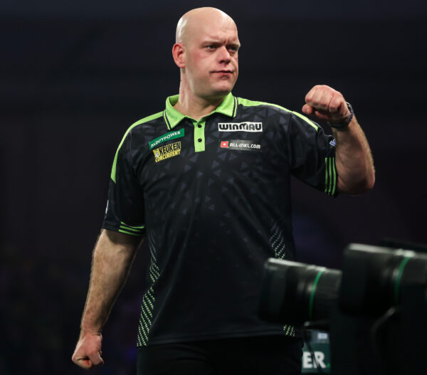 Humphries Holds Off Clemens Comeback as Van Gerwen and Anderson March On at Ally Pally