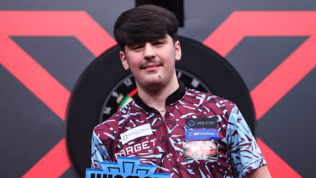 Kaya Baysal overcomes Mitchell Lawrie to claim Winmau Junior World Masters crown