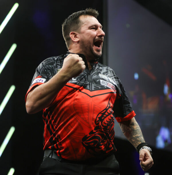 London is calling for Jonny Clayton after his fourth Premier League win and he stops Luke Littler again 