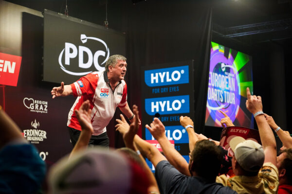 Home hero Mensur Suljovic shines alongside Peter Wright in Graz on day one of the Austrian Darts Open