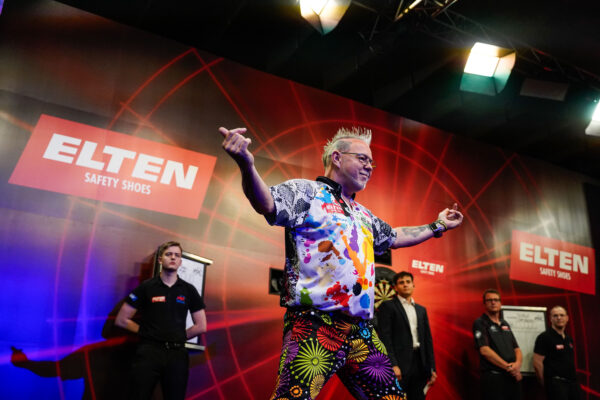 Home hero Mensur Suljovic shines alongside Peter Wright in Graz on day one of the Austrian Darts Open