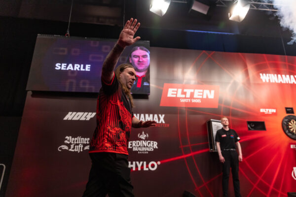 Michael Van Gerwen struggles on a drama-filled day two at the International Darts Open Michael Van Gerwen struggles on a drama-filled day two at the International Darts Open