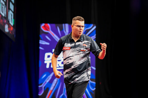 Dirk Van Duijvenbode ends Humphries hoodoo as Anderson shines in Budapest Dirk Van Duijvenbode ends Humphries hoodoo as Anderson shines in Budapest