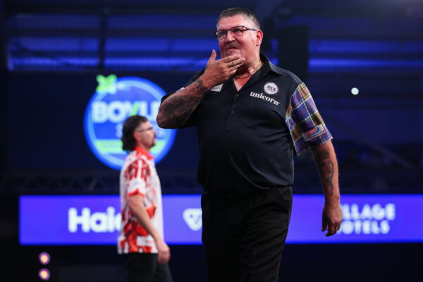 Luke Humphries and Gian Van Veen Progress as World Grand Prix Reaches Round Two