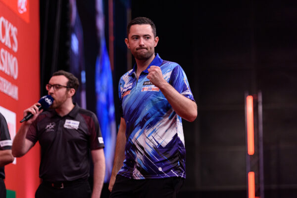 Daryl Gurney Stuns Michael Van Gerwen on World Series Finals Opening Night Daryl Gurney Stuns Michael Van Gerwen on World Series Finals Opening Night
