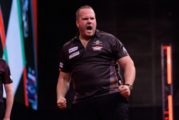 Daryl Gurney Stuns Michael Van Gerwen on World Series Finals Opening Night Daryl Gurney Stuns Michael Van Gerwen on World Series Finals Opening Night