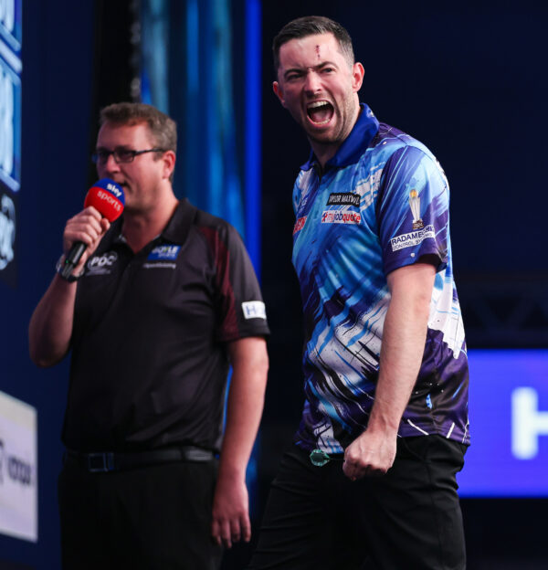Luke Humphries and James Wade Power Into World Grand Prix Quarter-Finals Luke Humphries and James Wade Power Into World Grand Prix Quarter-Finals
